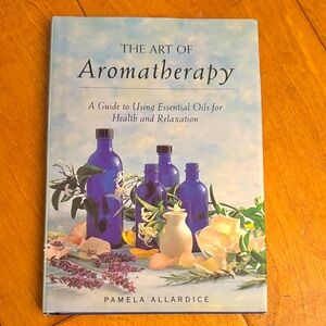 Book Hardcover The Art Of Aromatherapy Guide to using essential oils for Health